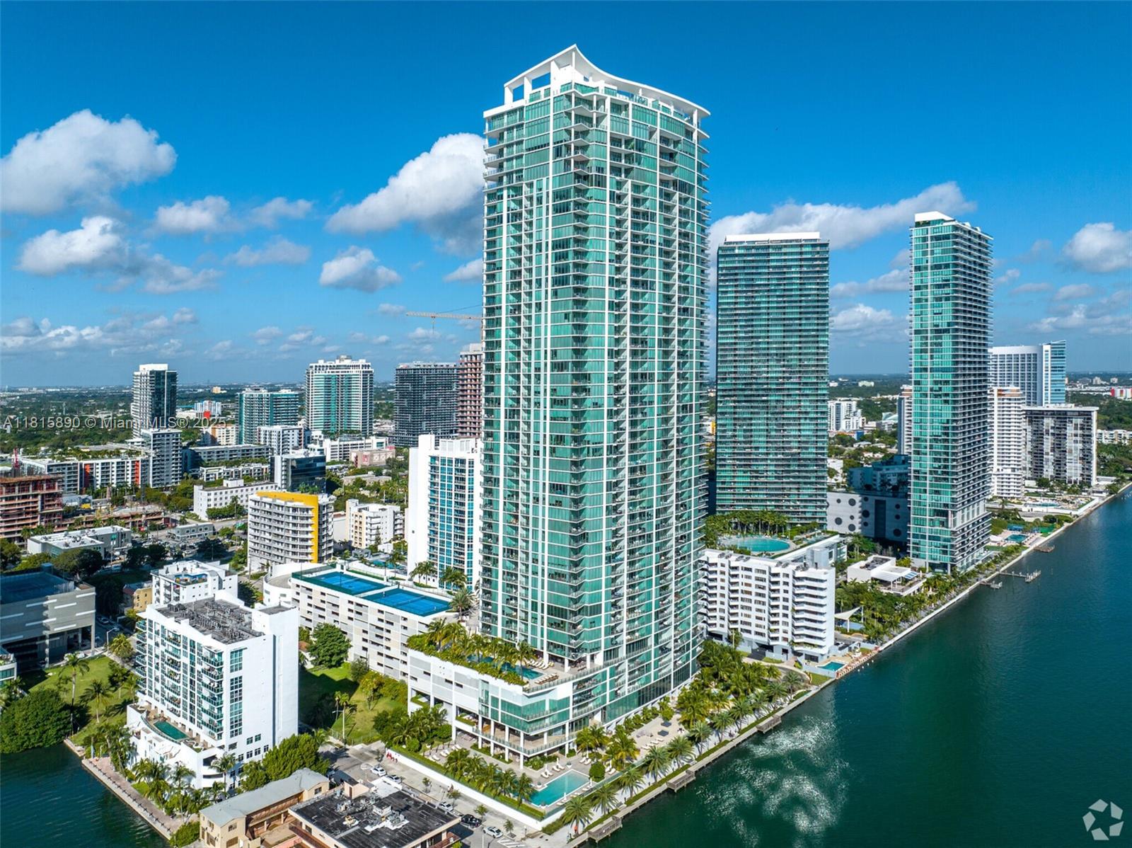 2900 NE 7th Ave # 2808
