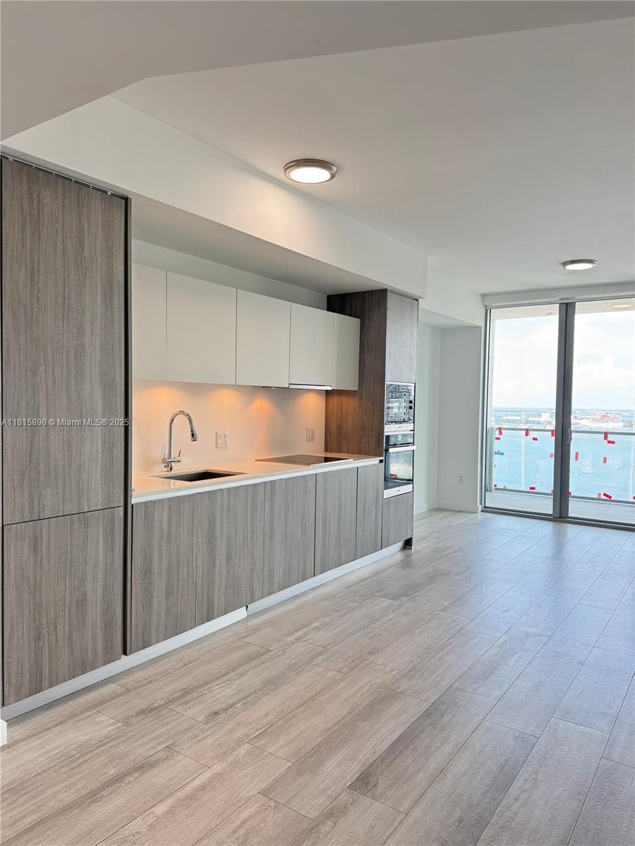 2900 NE 7th Ave # 2808
