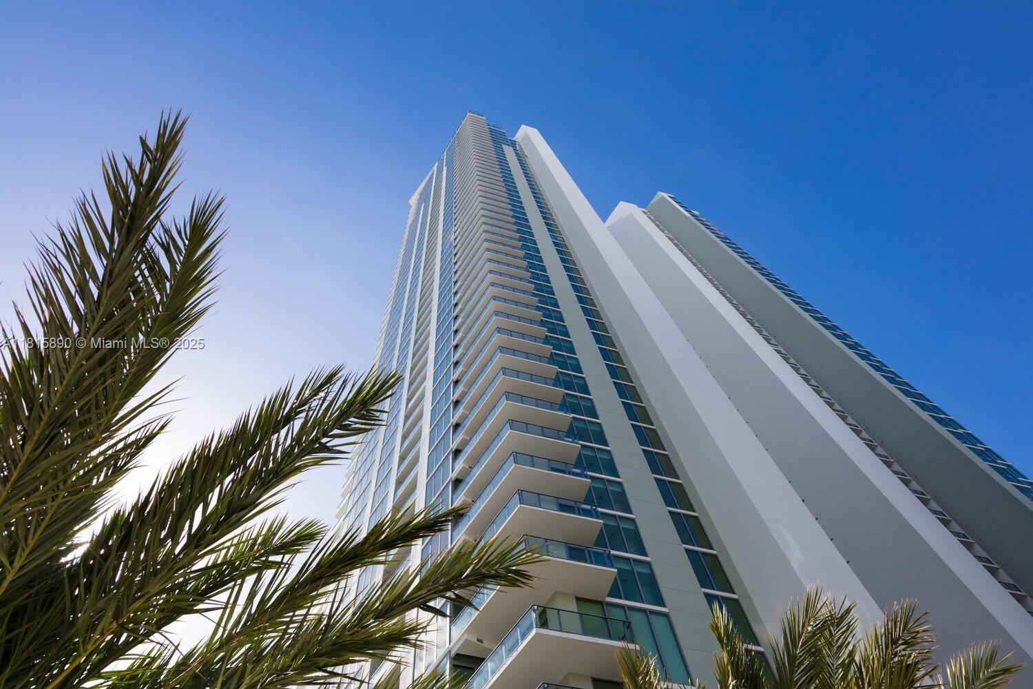 2900 NE 7th Ave # 2808