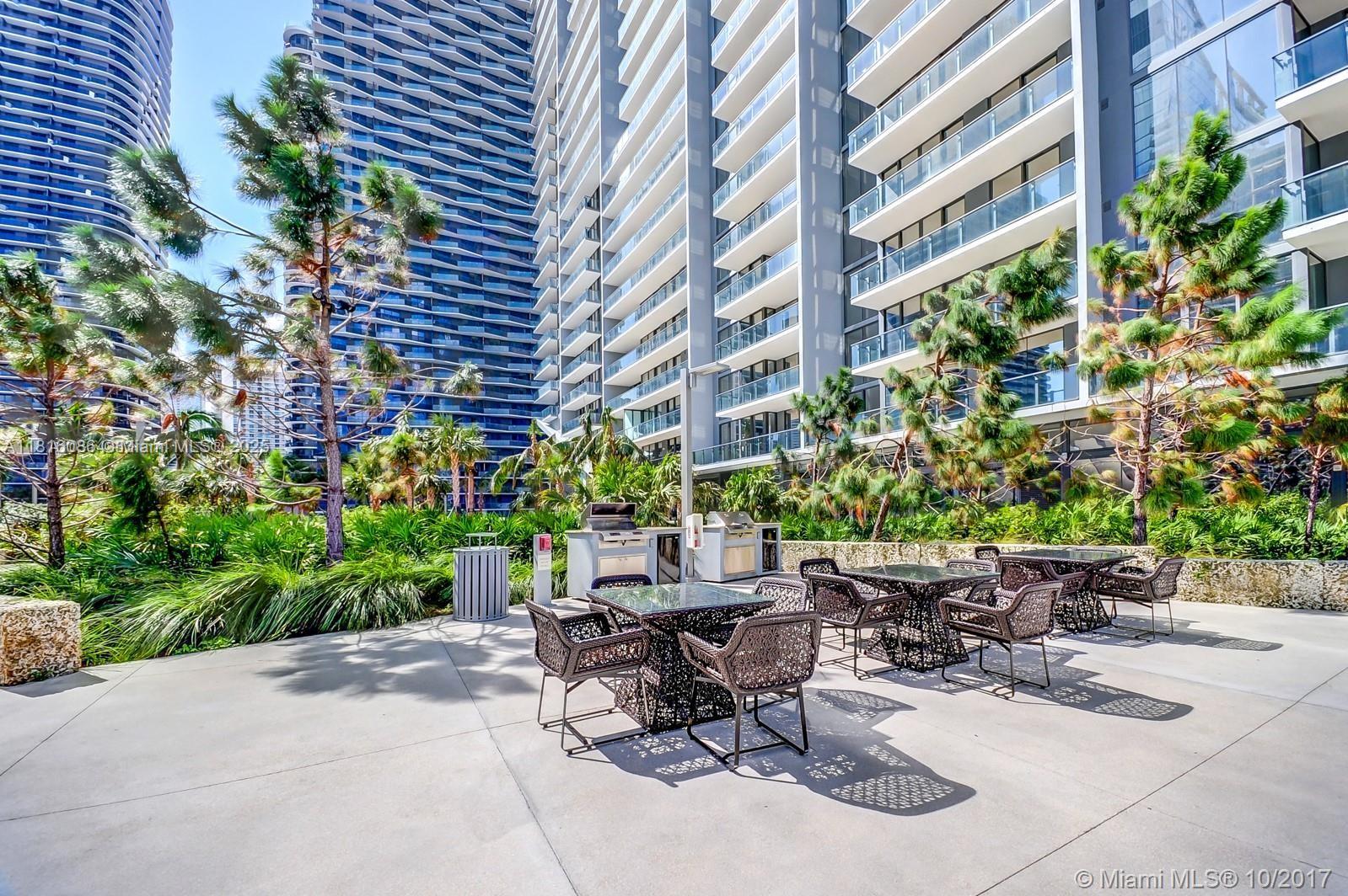 88 SW 7th St # 1205