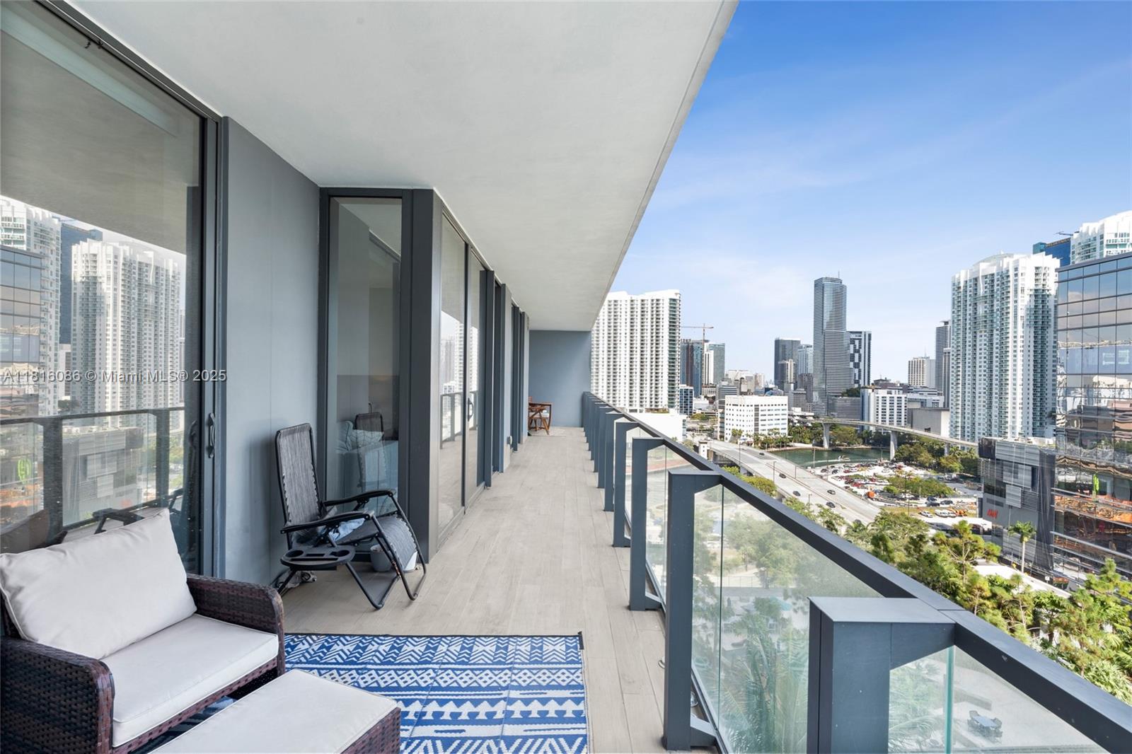 88 SW 7th St # 1205