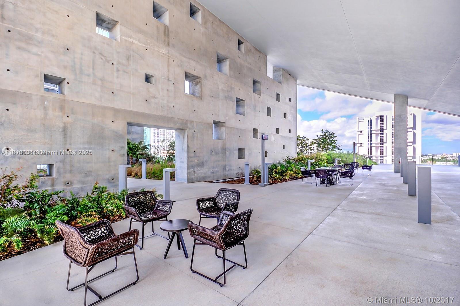 88 SW 7th St # 1205