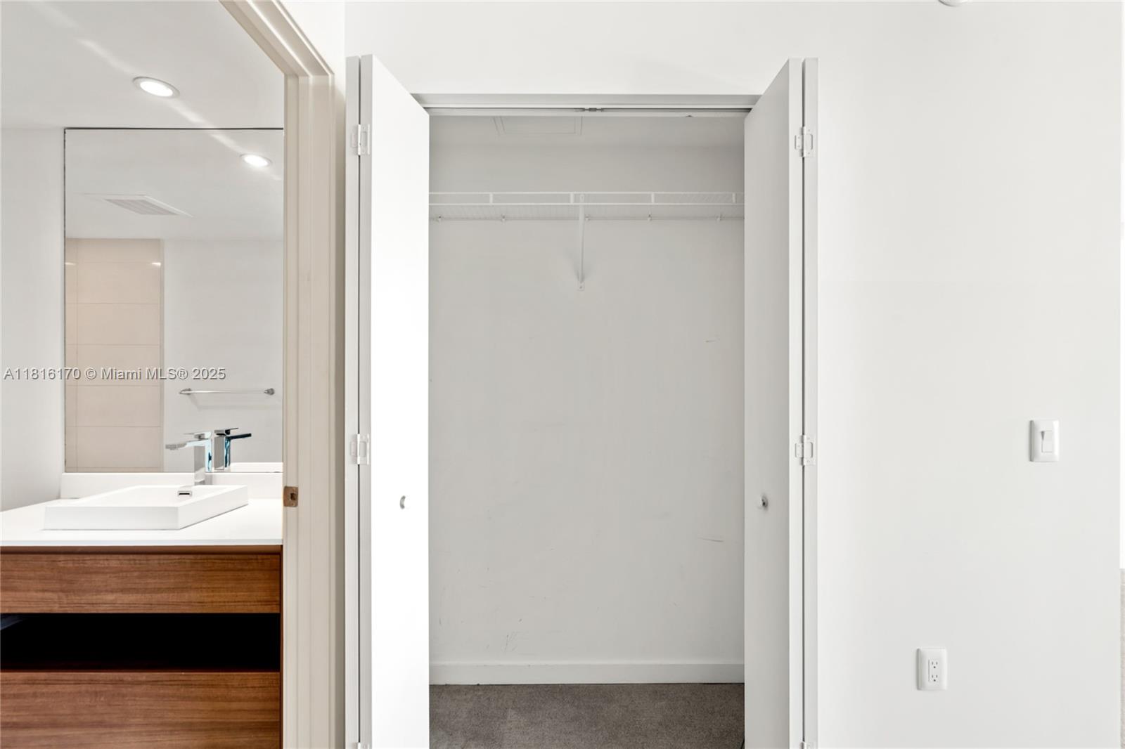 1100 S Miami Ave Unit: 2306