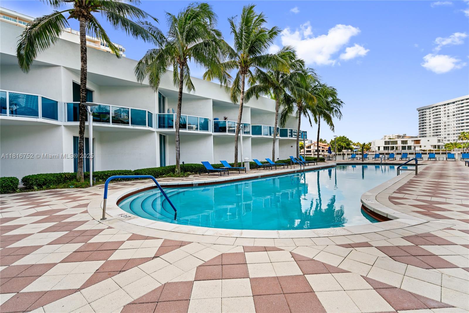 1945 S Ocean Dr # 704