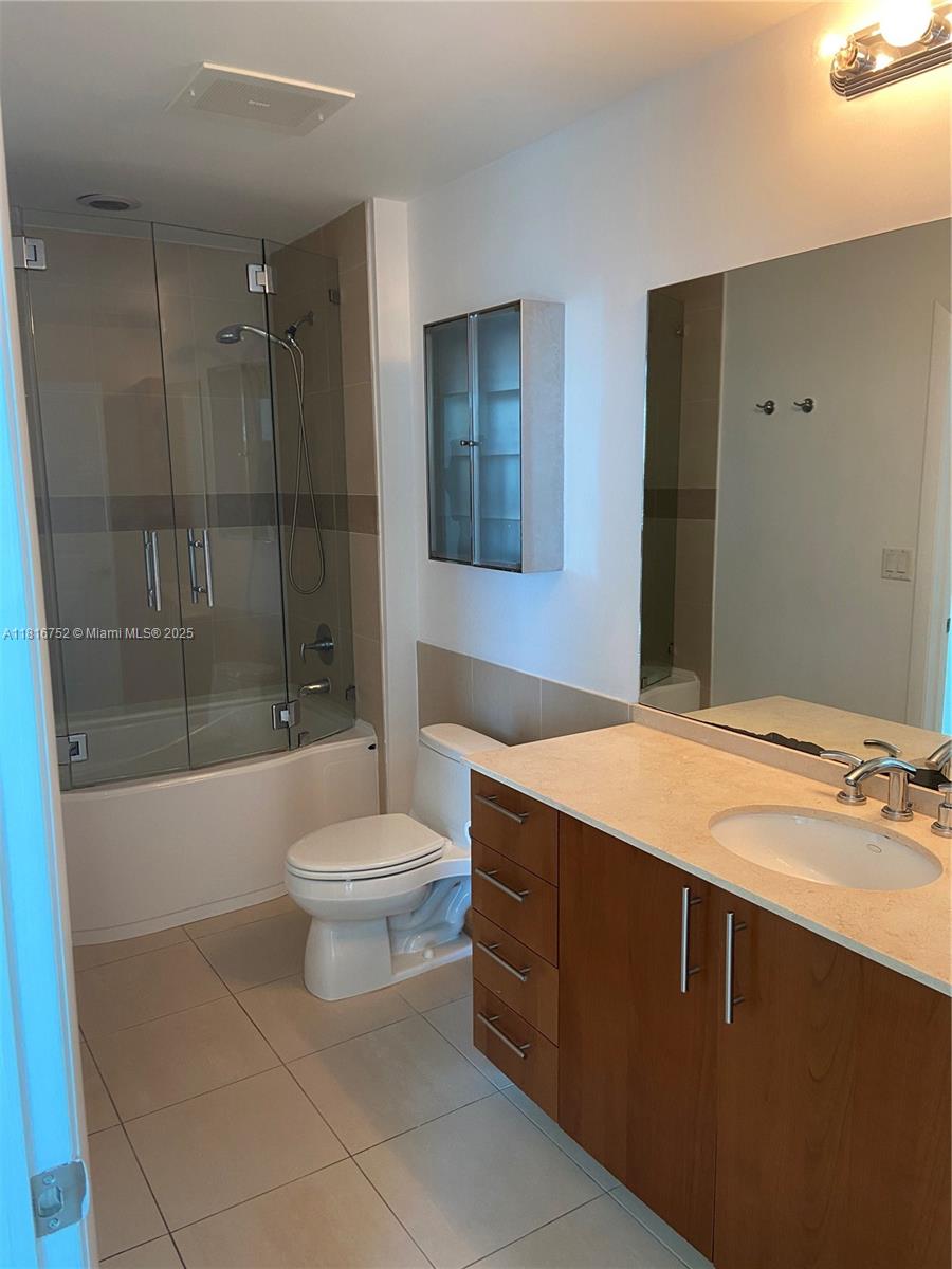 1945 S Ocean Dr # 704