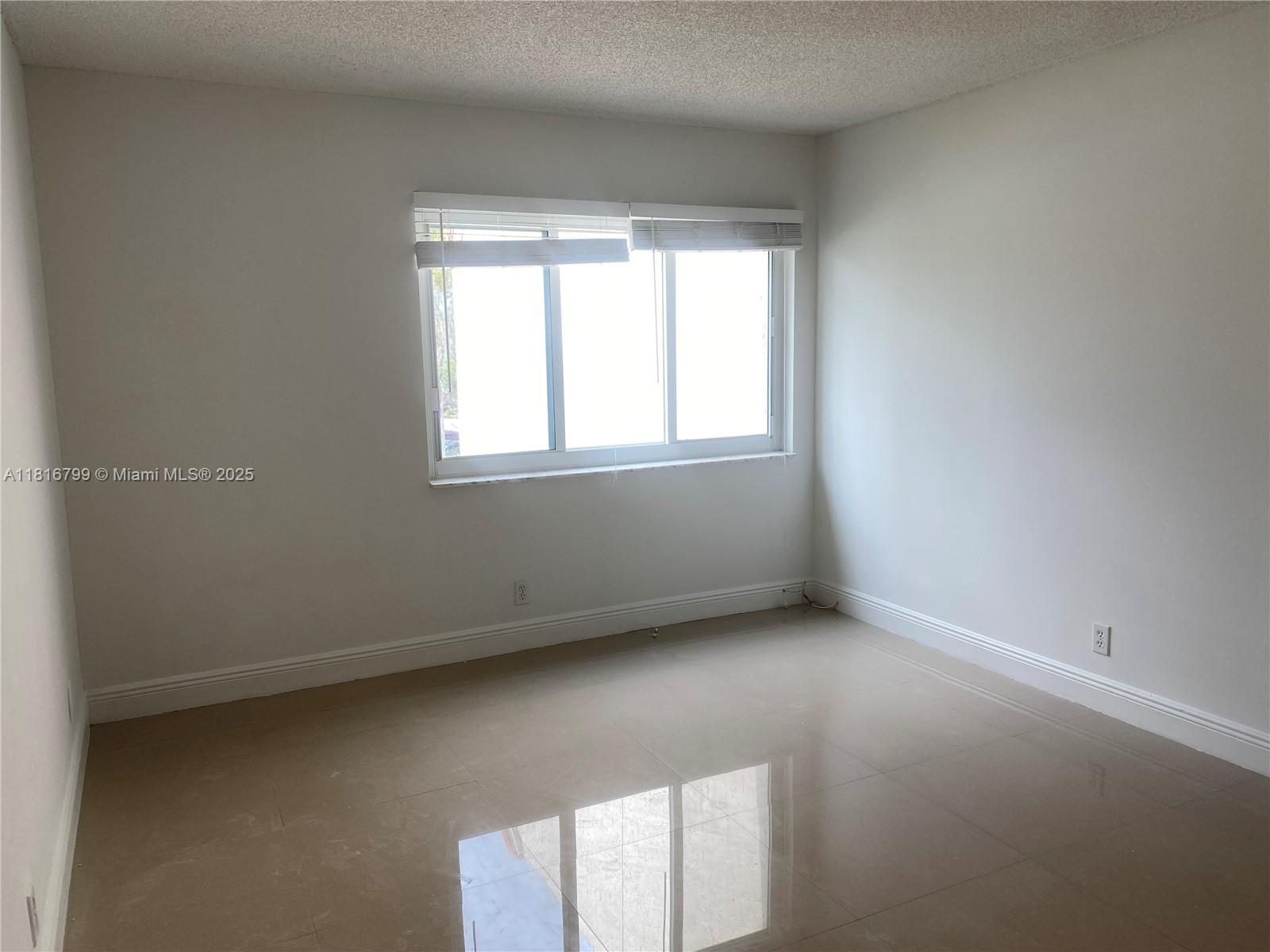 100 Lakeview Dr # 316