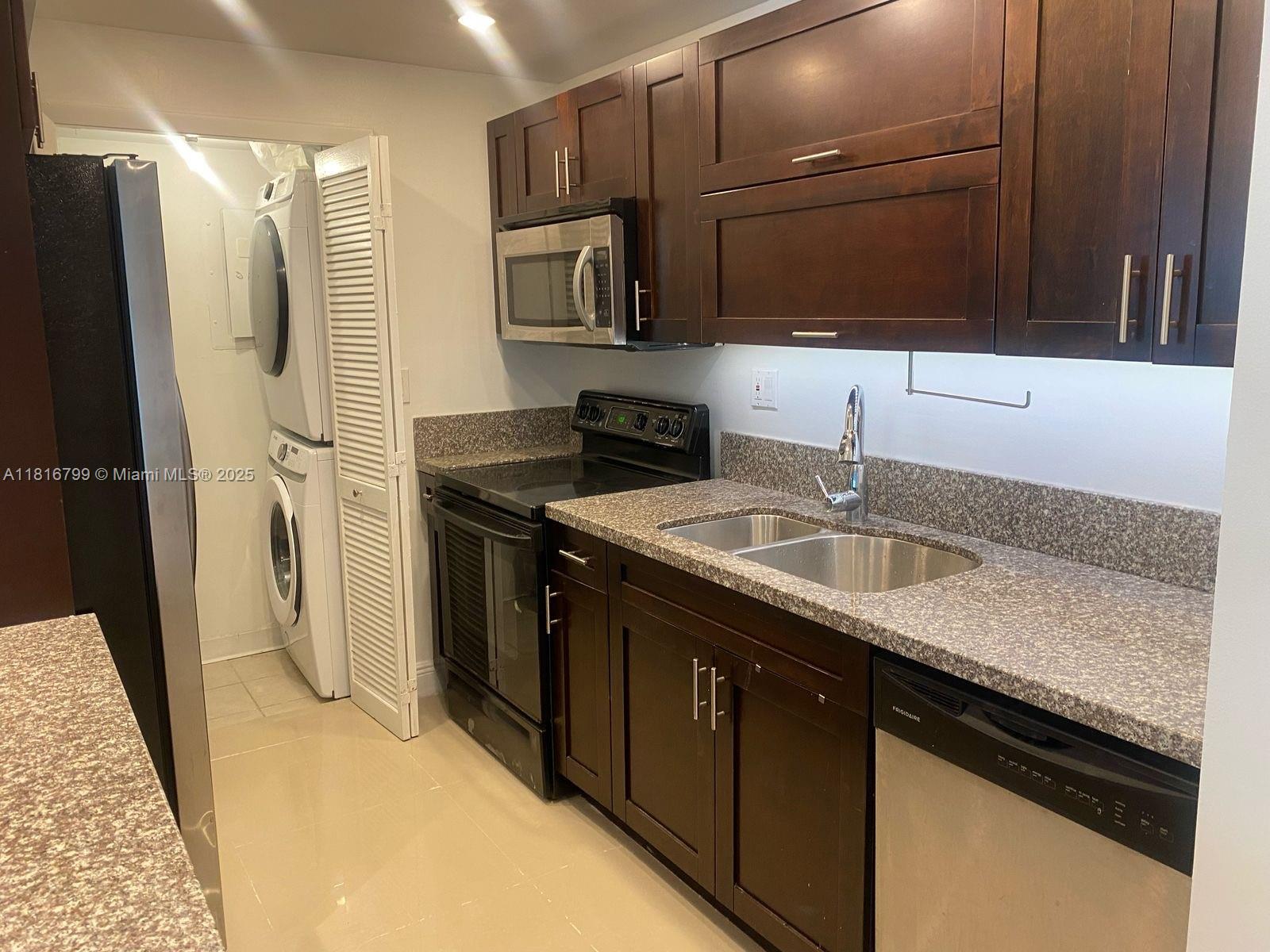 100 Lakeview Dr # 316