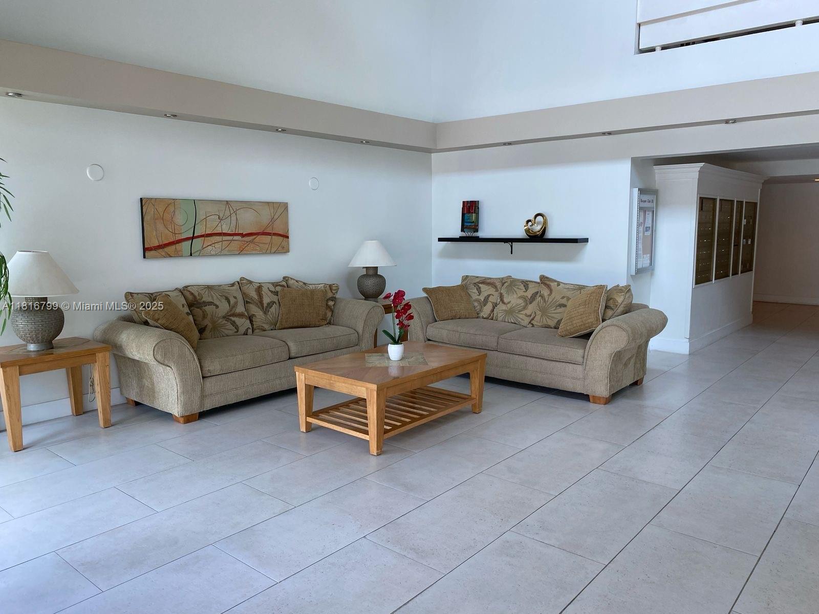 100 Lakeview Dr # 316