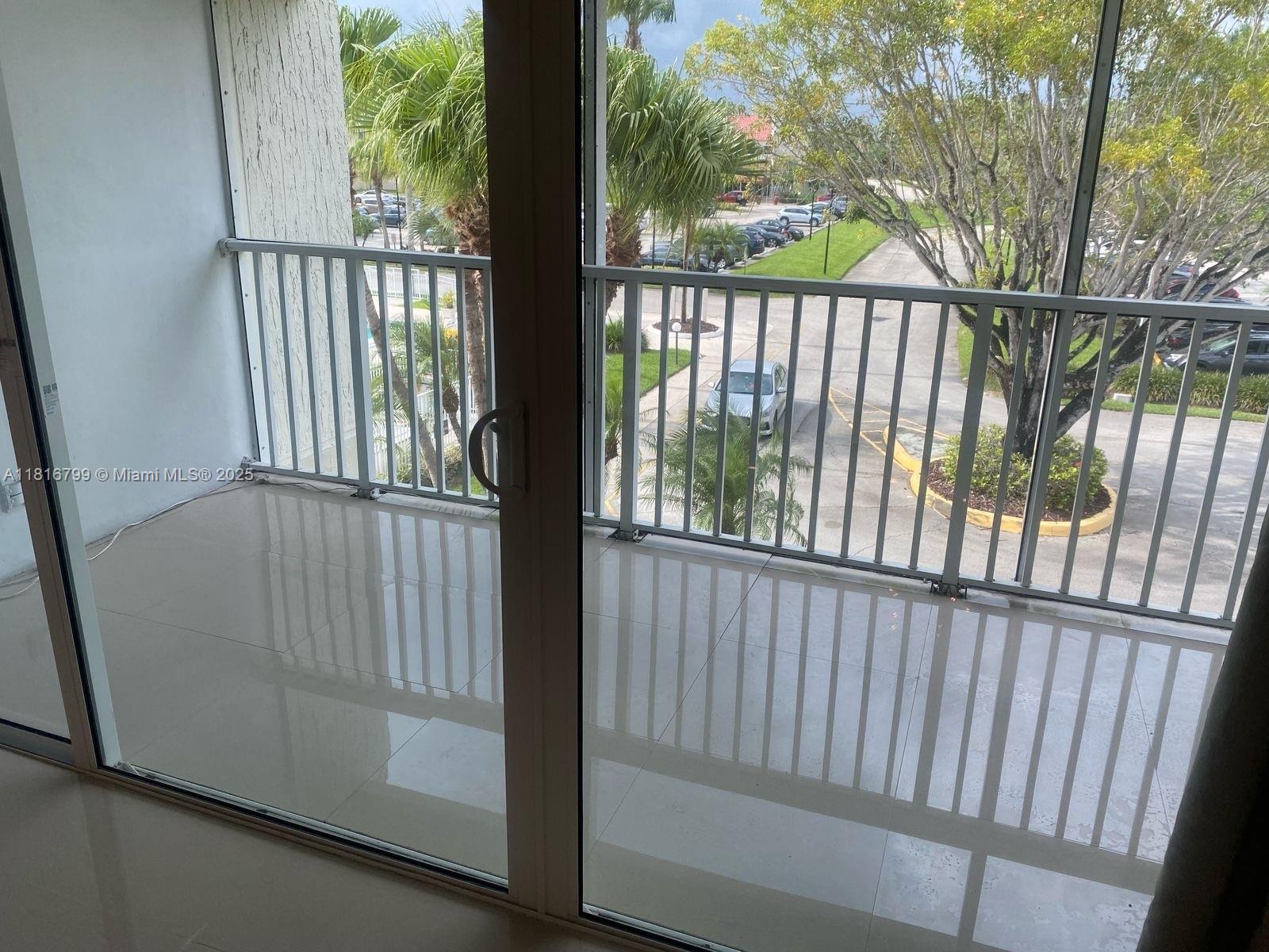 100 Lakeview Dr # 316