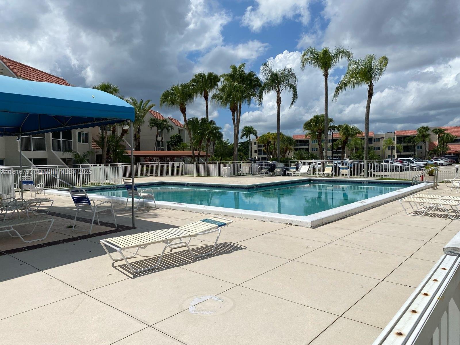 100 Lakeview Dr # 316