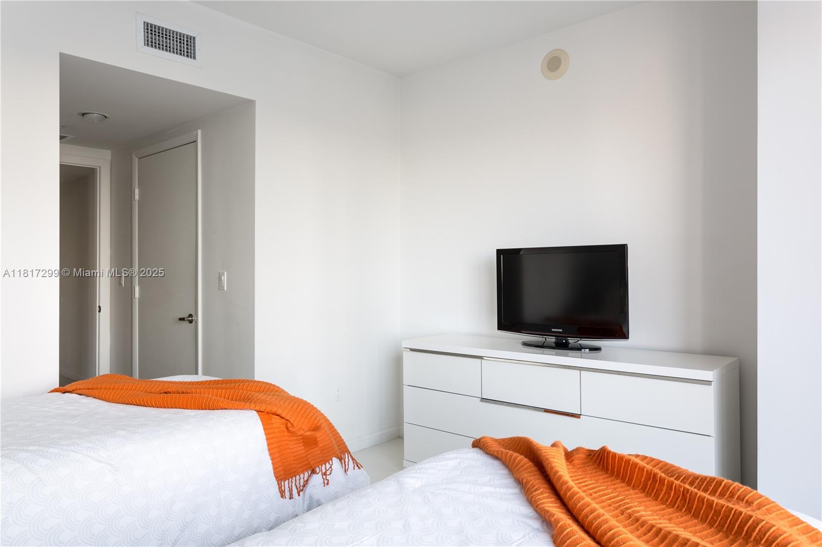 485 Brickell Ave # 1604
