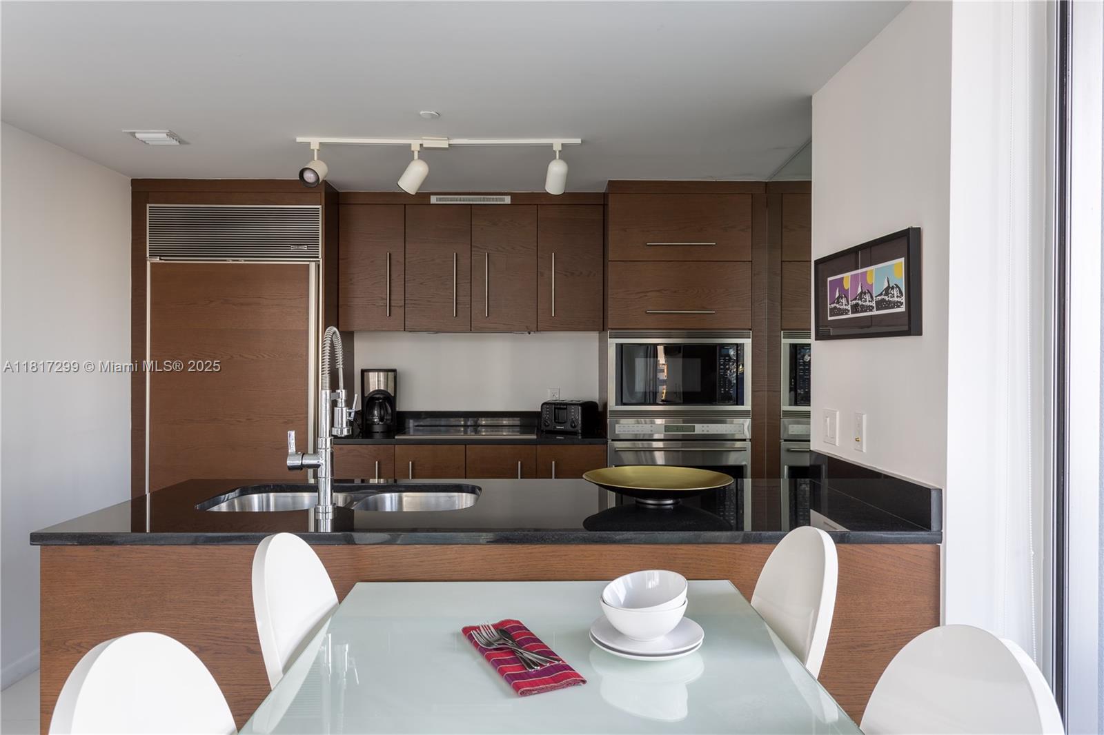 485 Brickell Ave # 1604