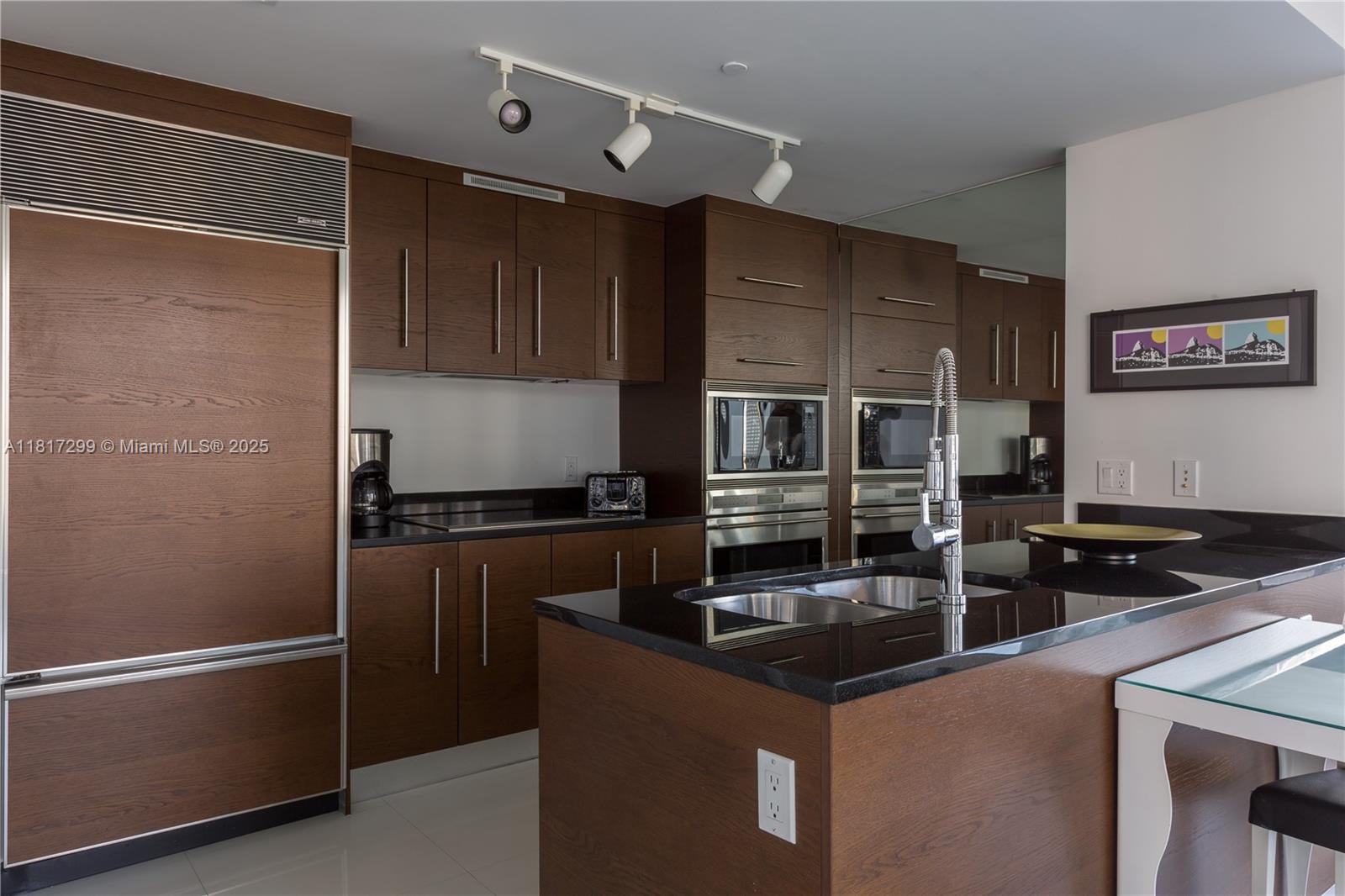 485 Brickell Ave # 1604