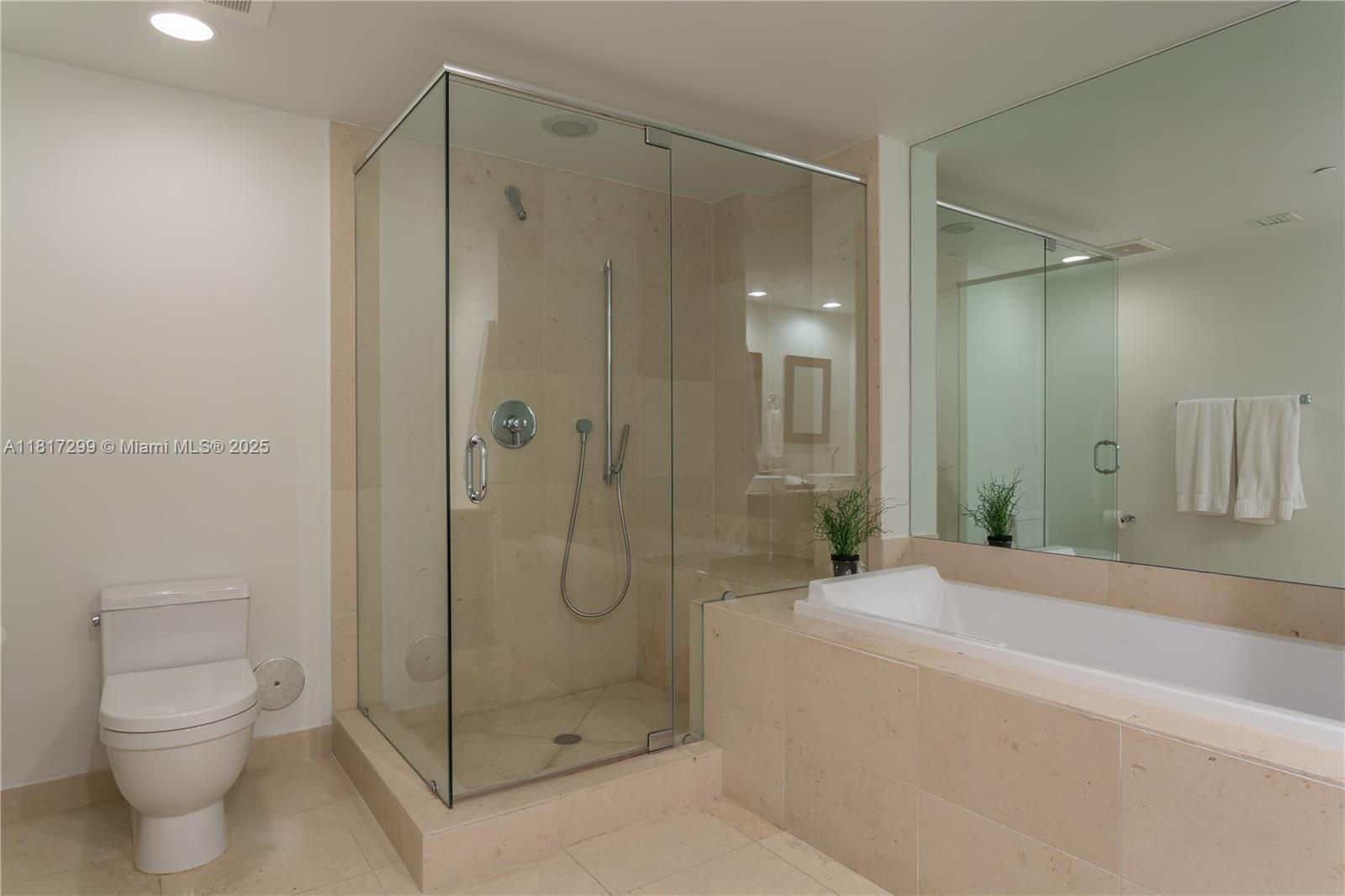 485 Brickell Ave # 1604