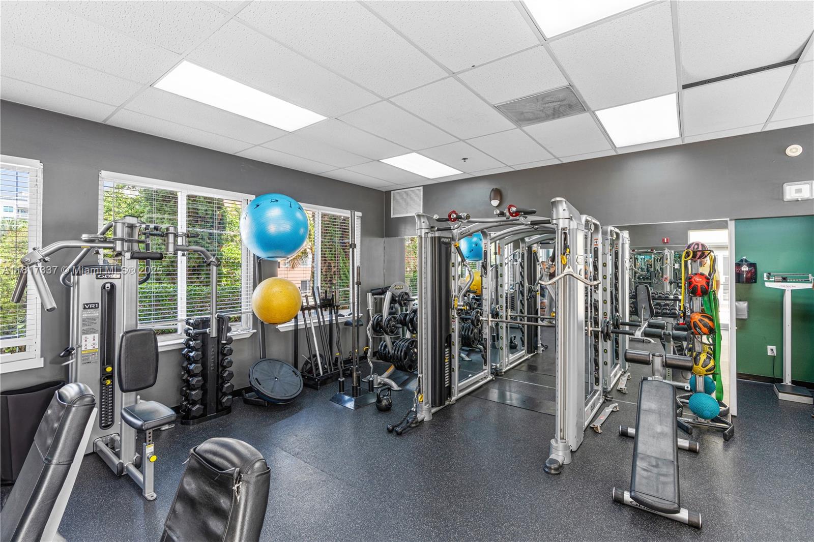 100 Meridian Ave # 216