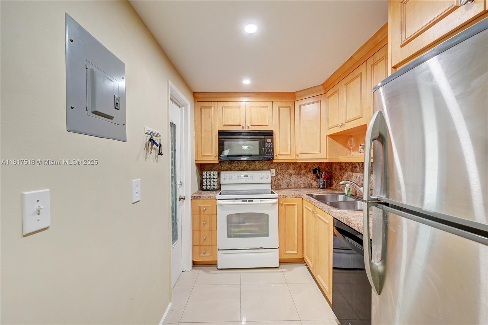 1040 SE 4th Ave # 128