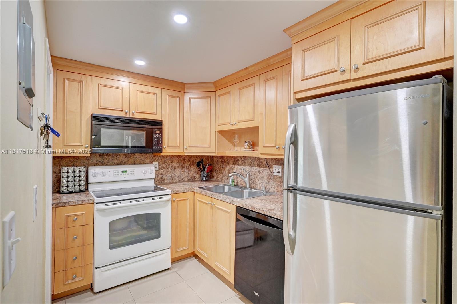 1040 SE 4th Ave # 128