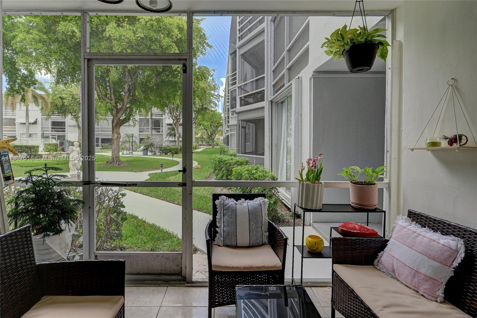 1040 SE 4th Ave # 128