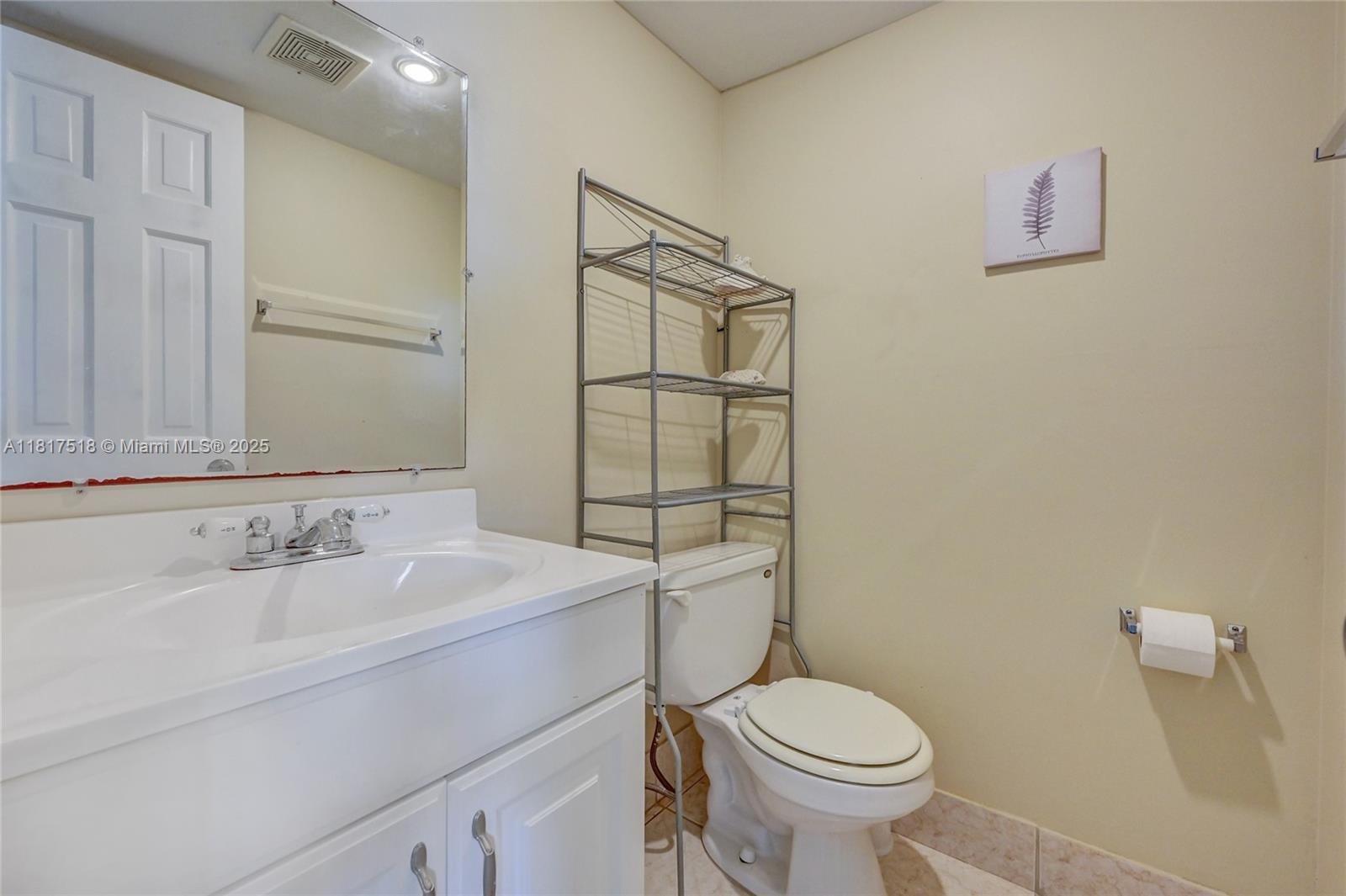 1040 SE 4th Ave # 128