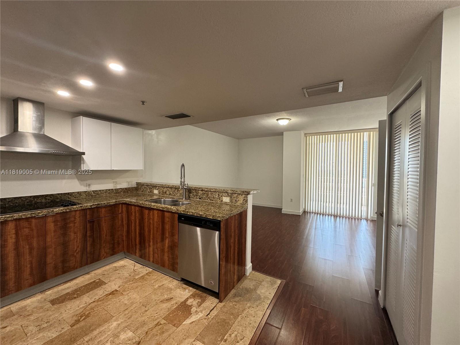 170 SE 14th St # 2406