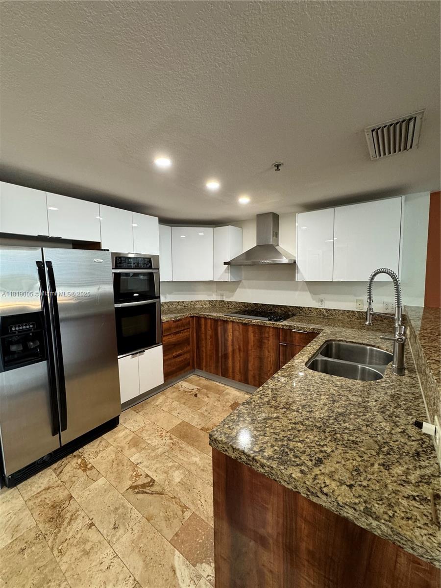 170 SE 14th St # 2406