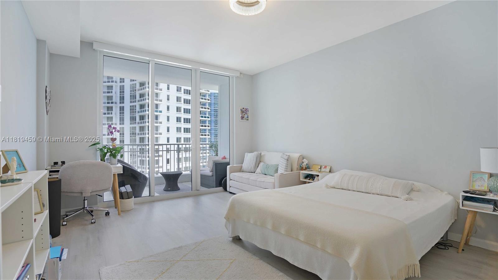 801 Brickell Key Blvd # 2210