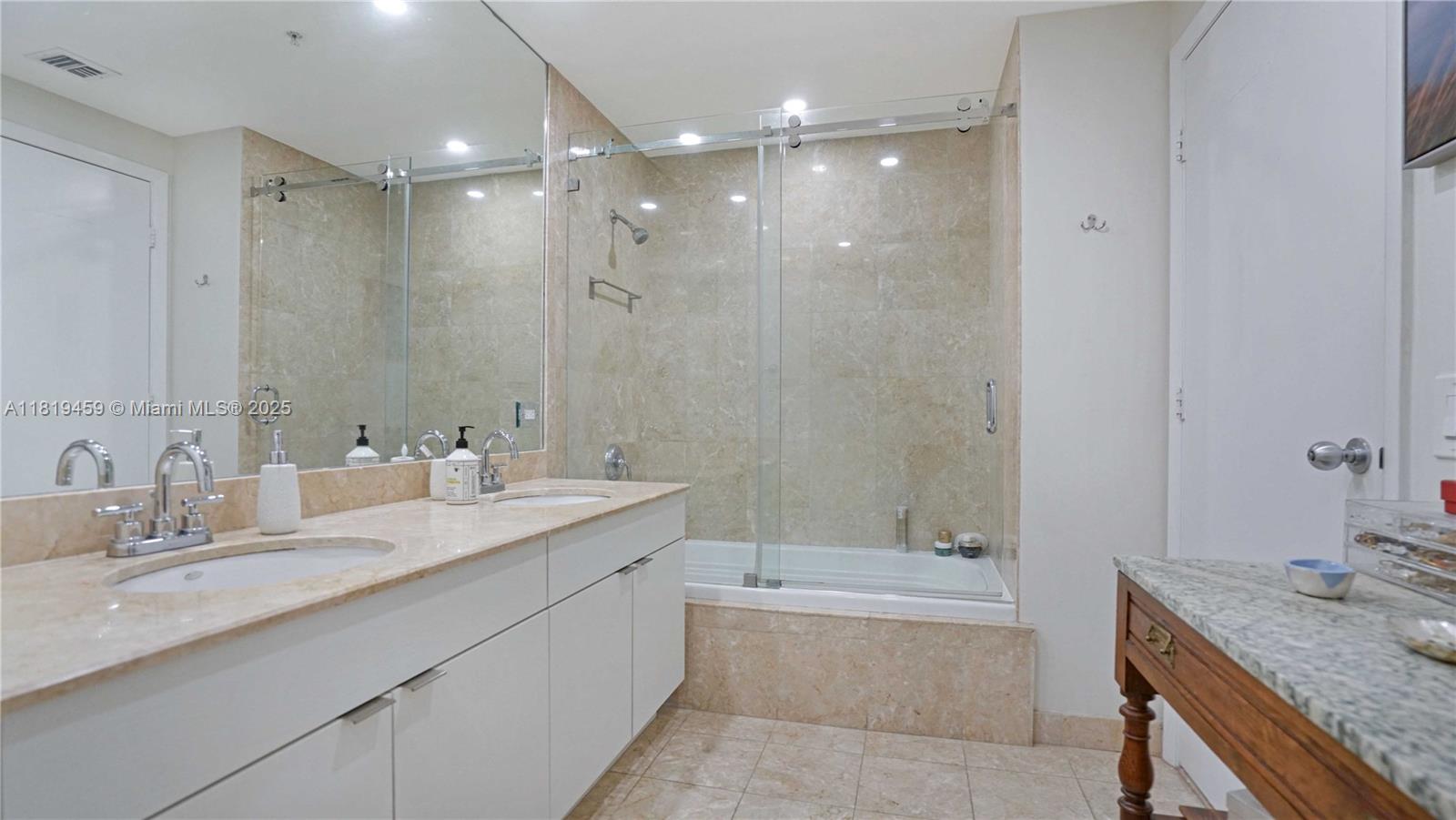 801 Brickell Key Blvd # 2210