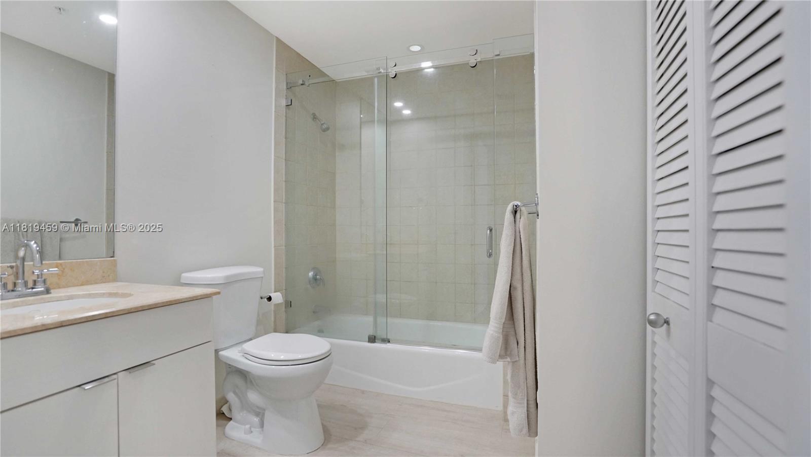 801 Brickell Key Blvd # 2210