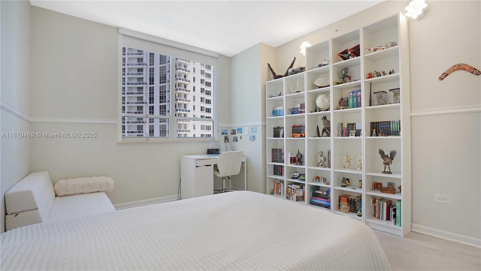 801 Brickell Key Blvd # 2210