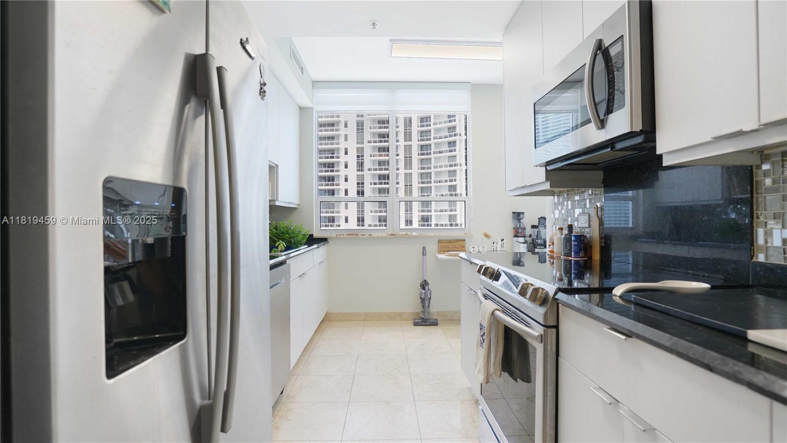 801 Brickell Key Blvd # 2210