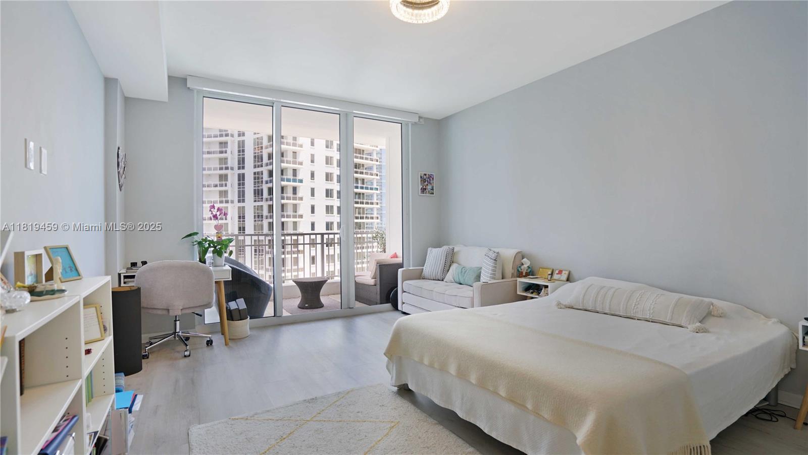 801 Brickell Key Blvd # 2210