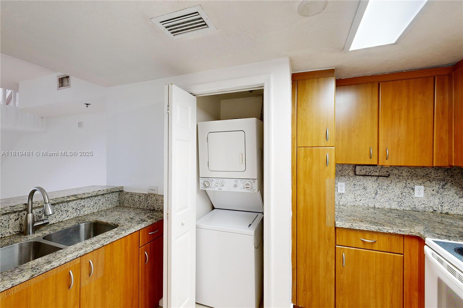 1650 Coral Way # 9 Unit: PH-9
