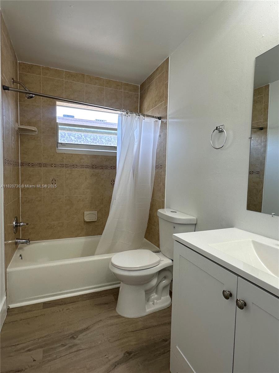5841 SW 36th Ct # 201