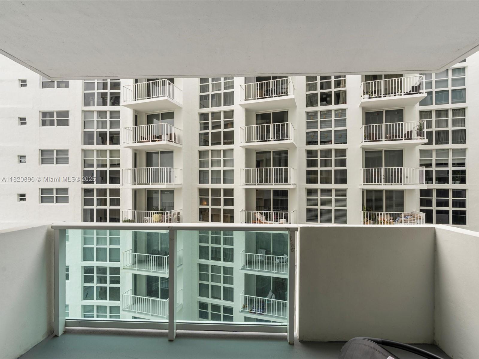 1200 West Ave # 823