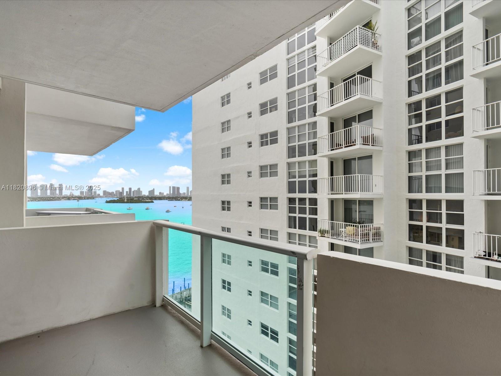 1200 West Ave # 823