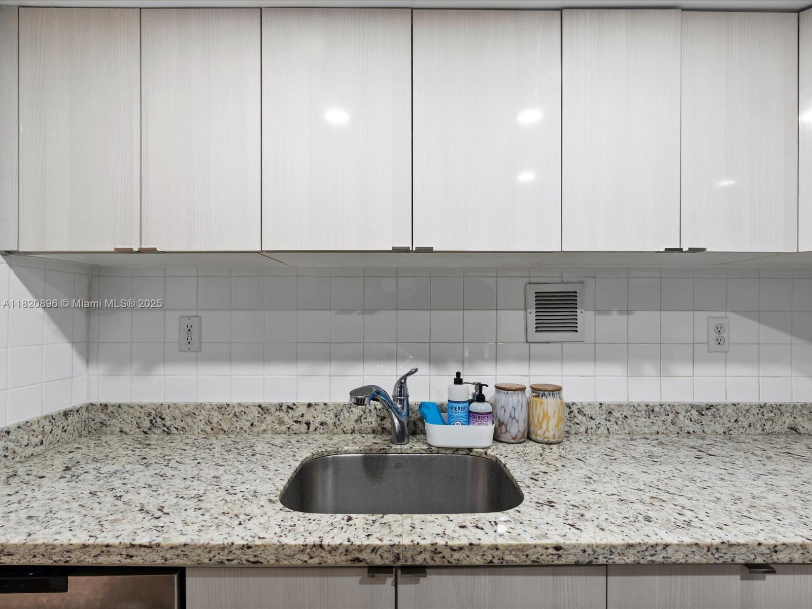 1200 West Ave # 823