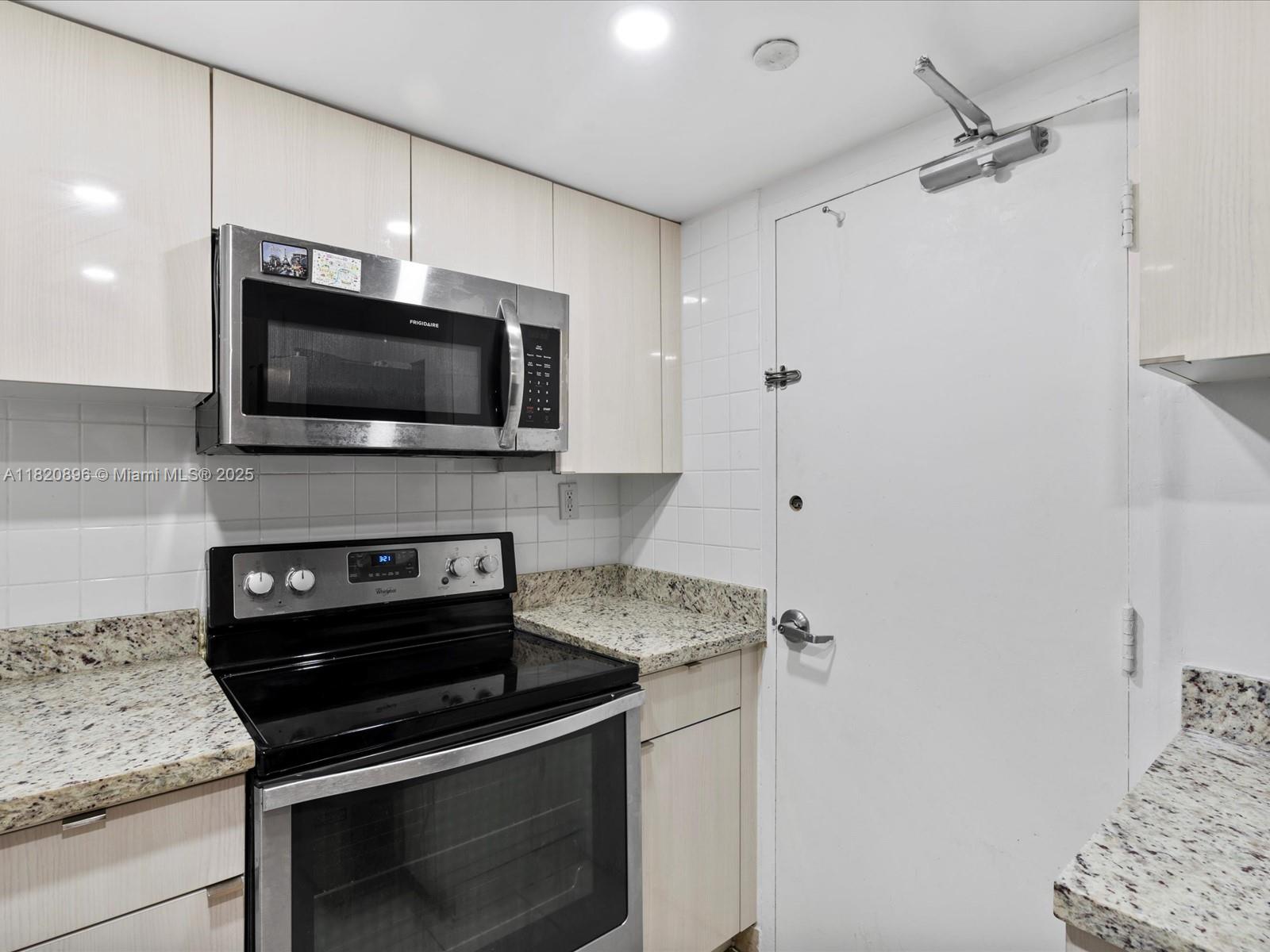 1200 West Ave # 823