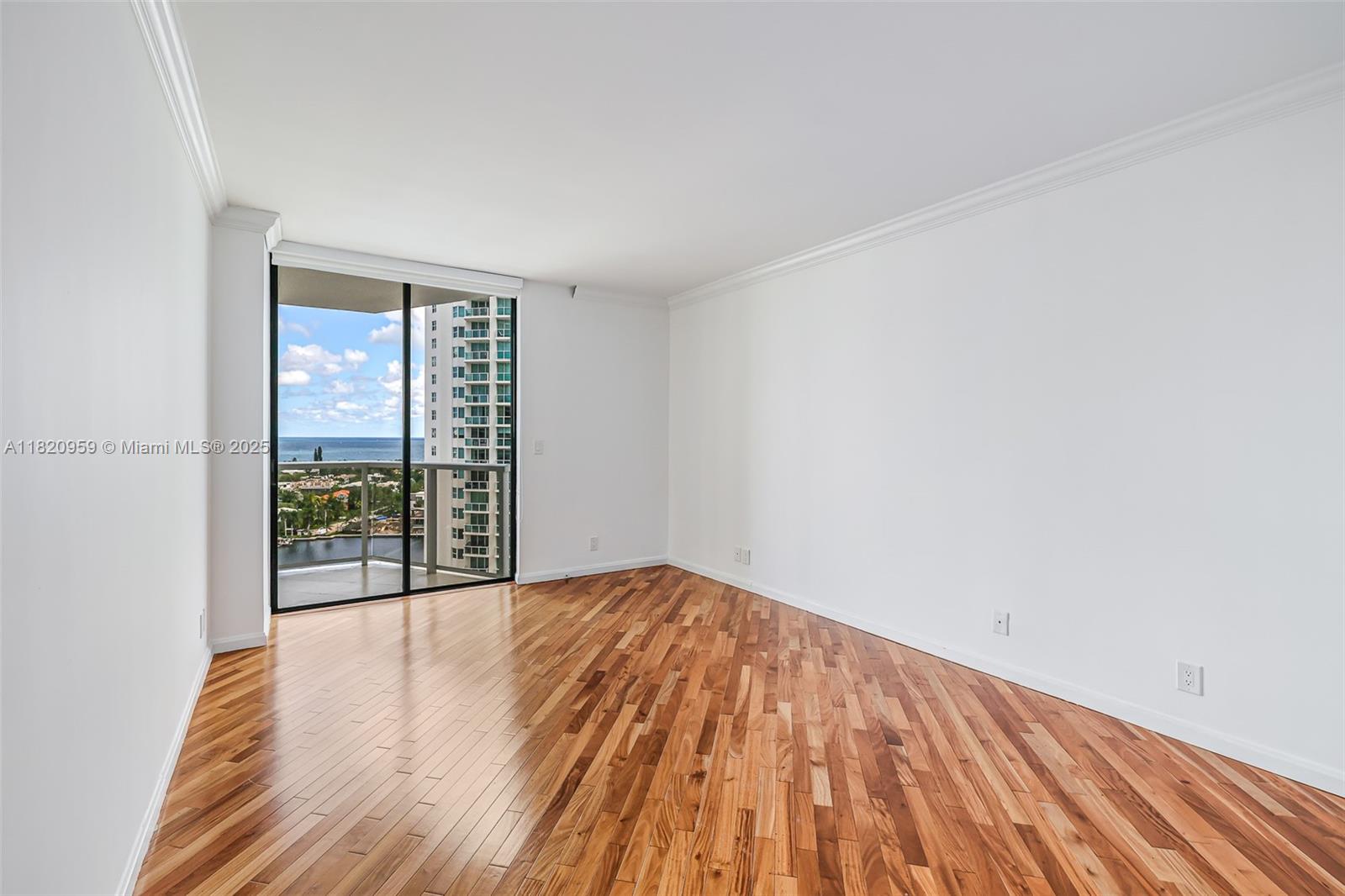 20281 E Country Club Dr # 1412