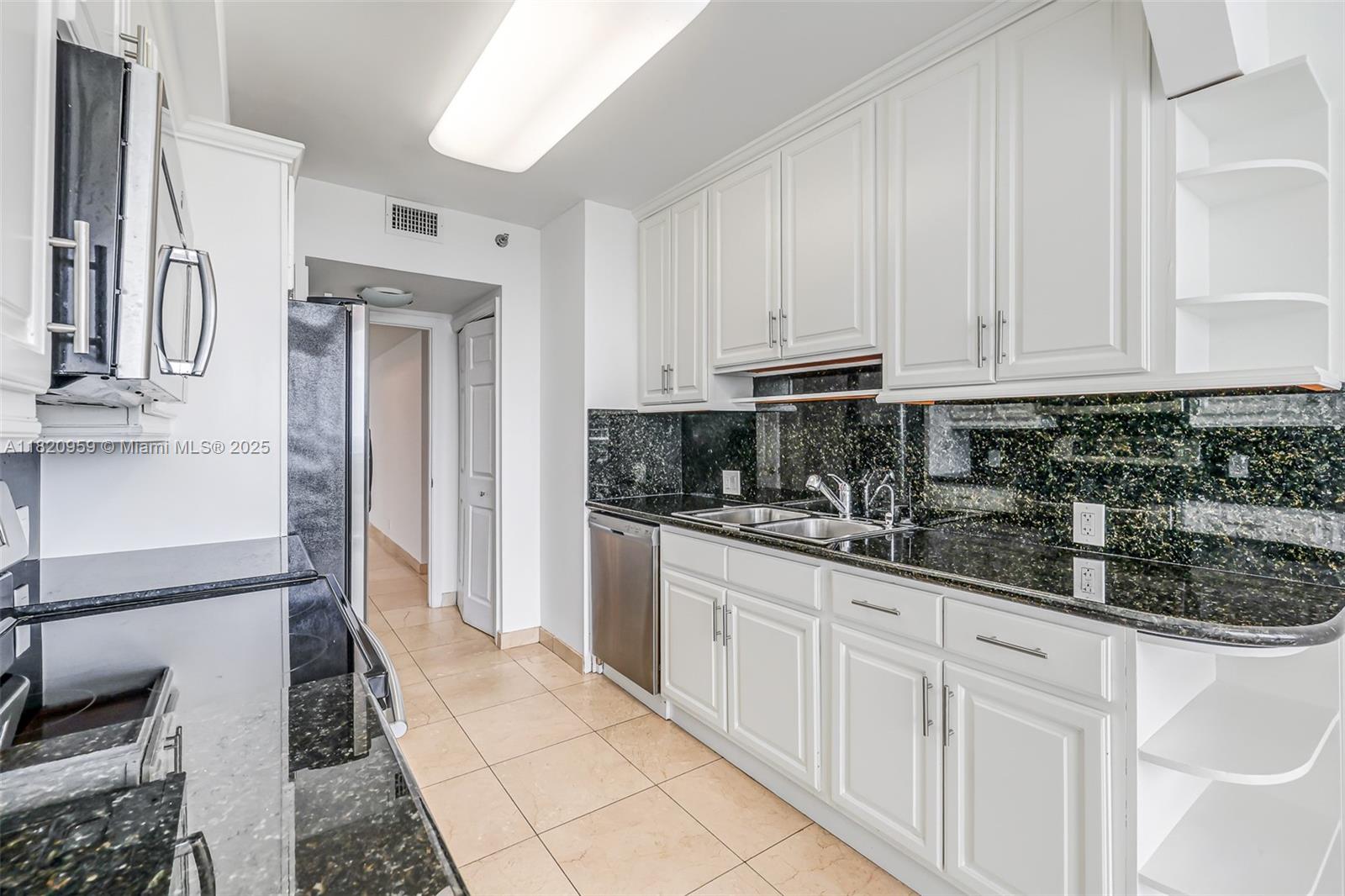 20281 E Country Club Dr # 1412