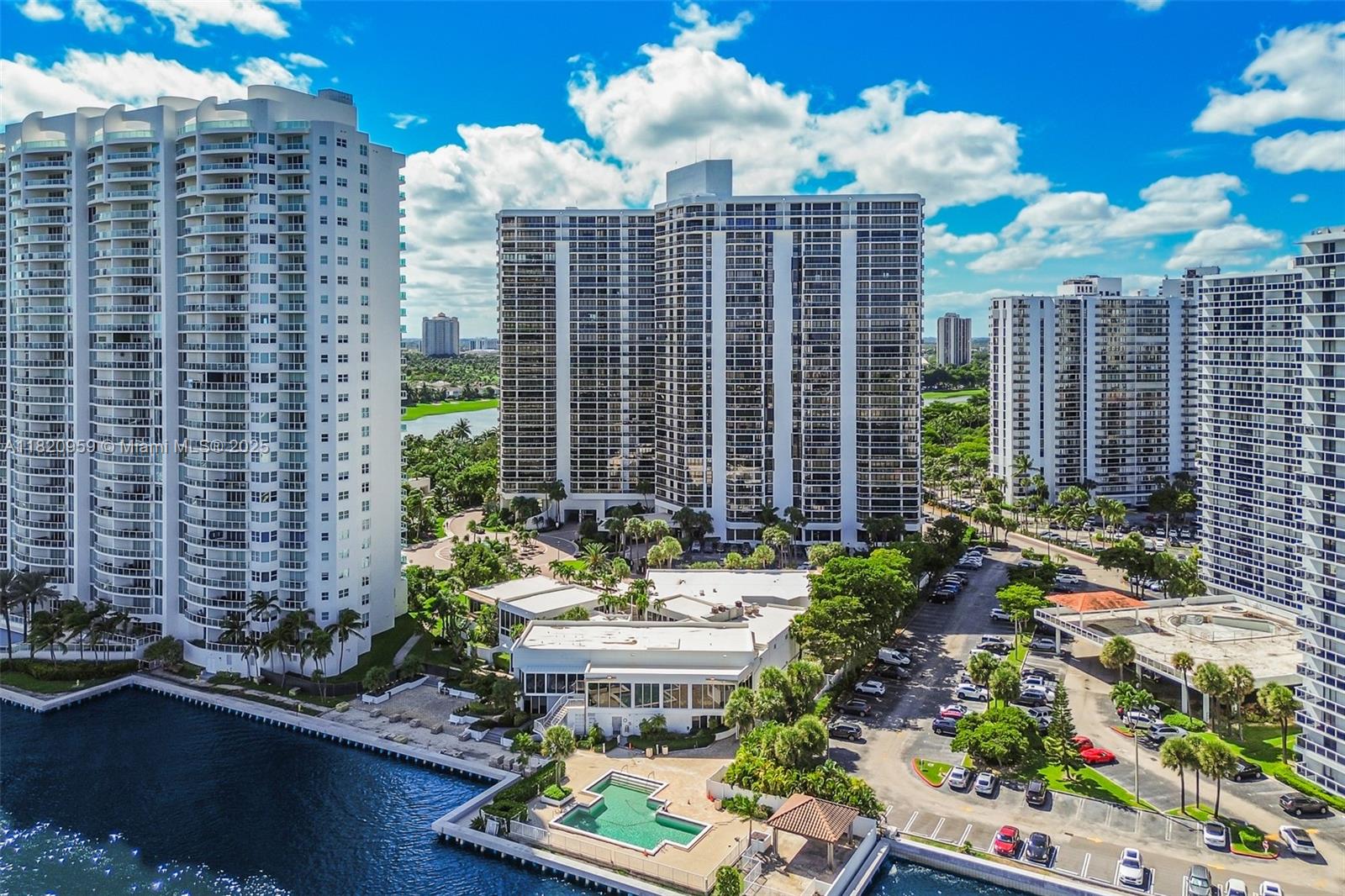 20281 E Country Club Dr # 1412