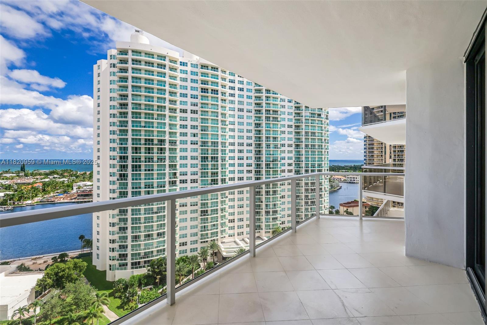 20281 E Country Club Dr # 1412