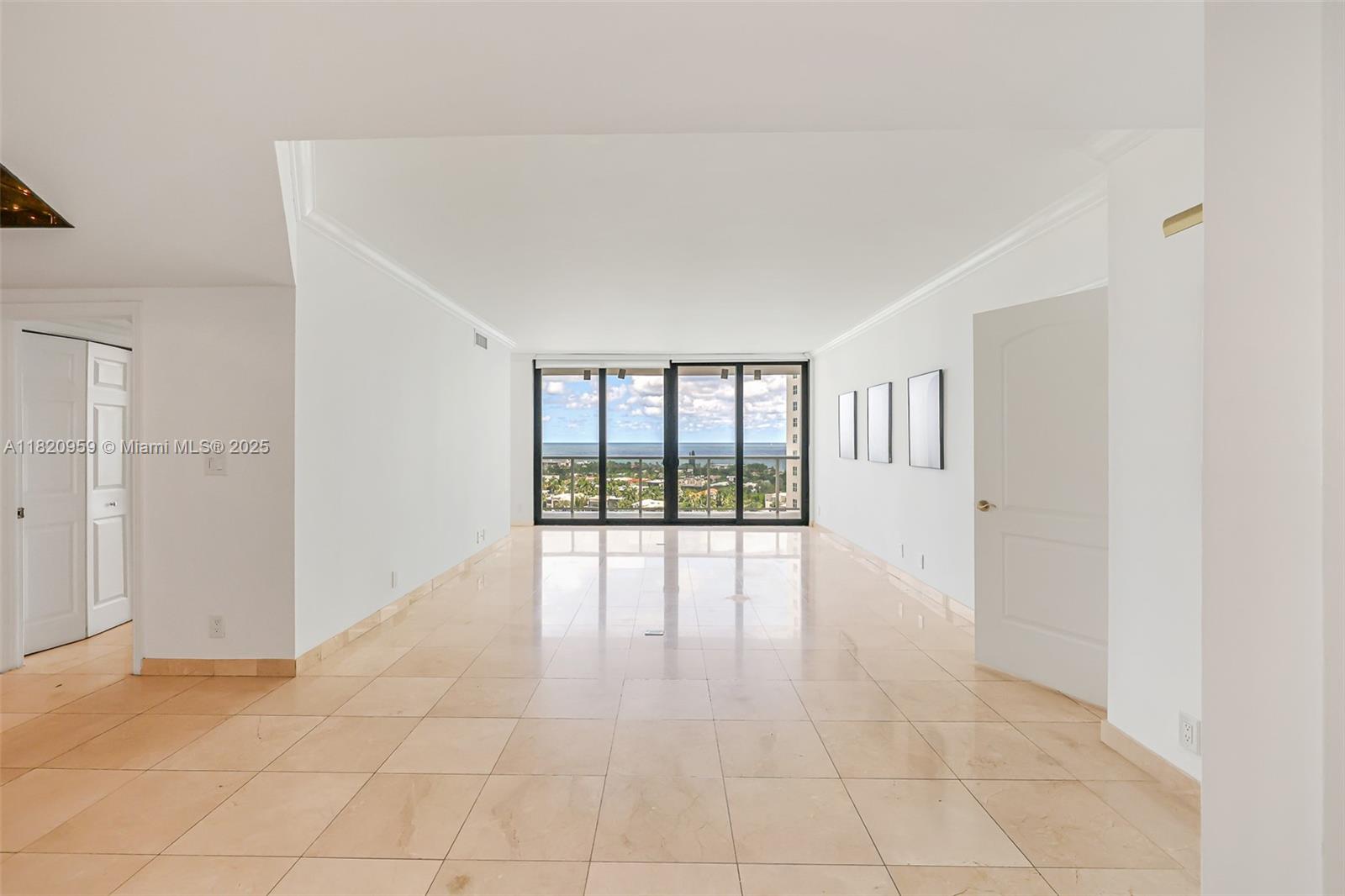 20281 E Country Club Dr # 1412