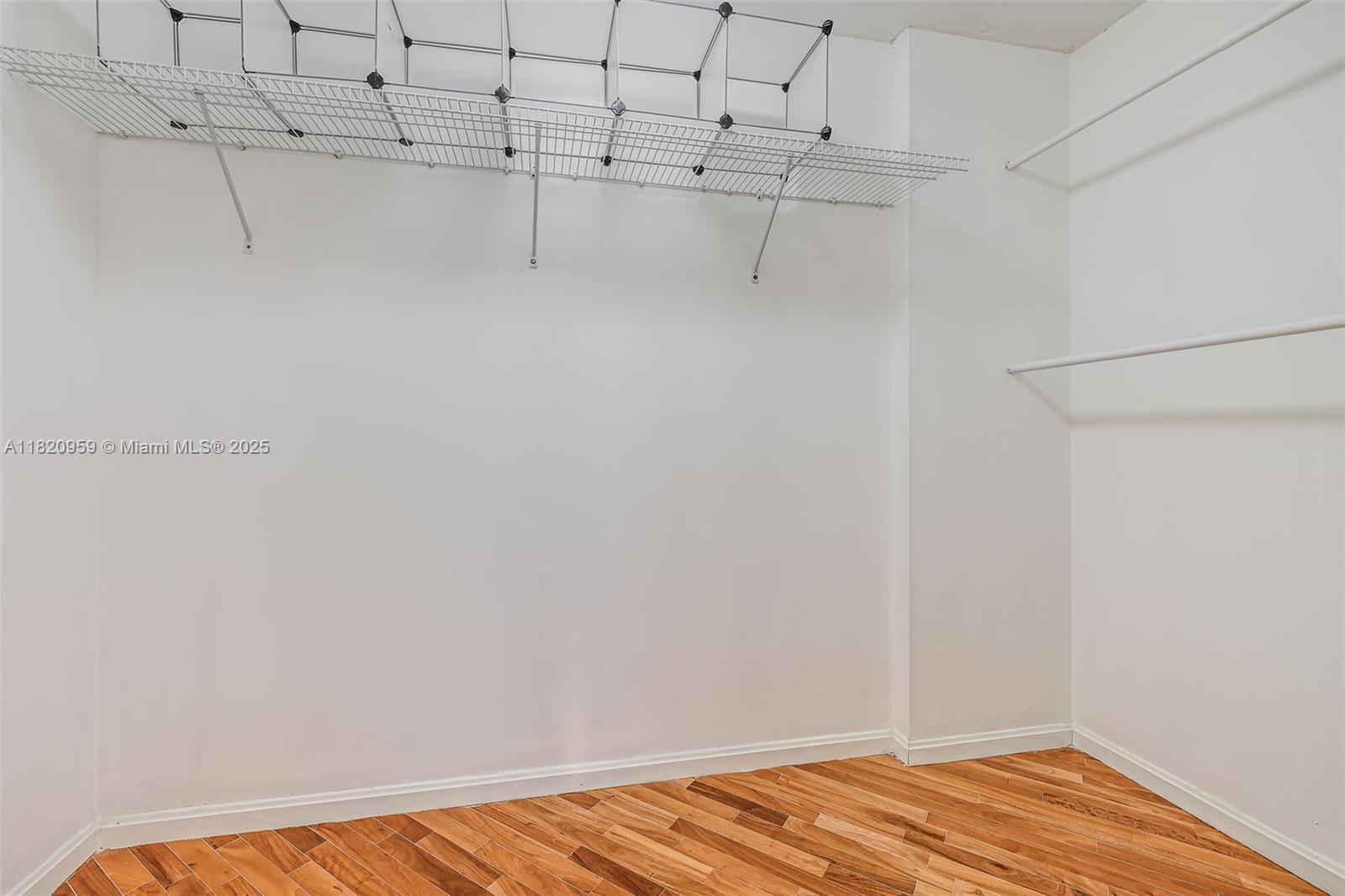 20281 E Country Club Dr # 1412