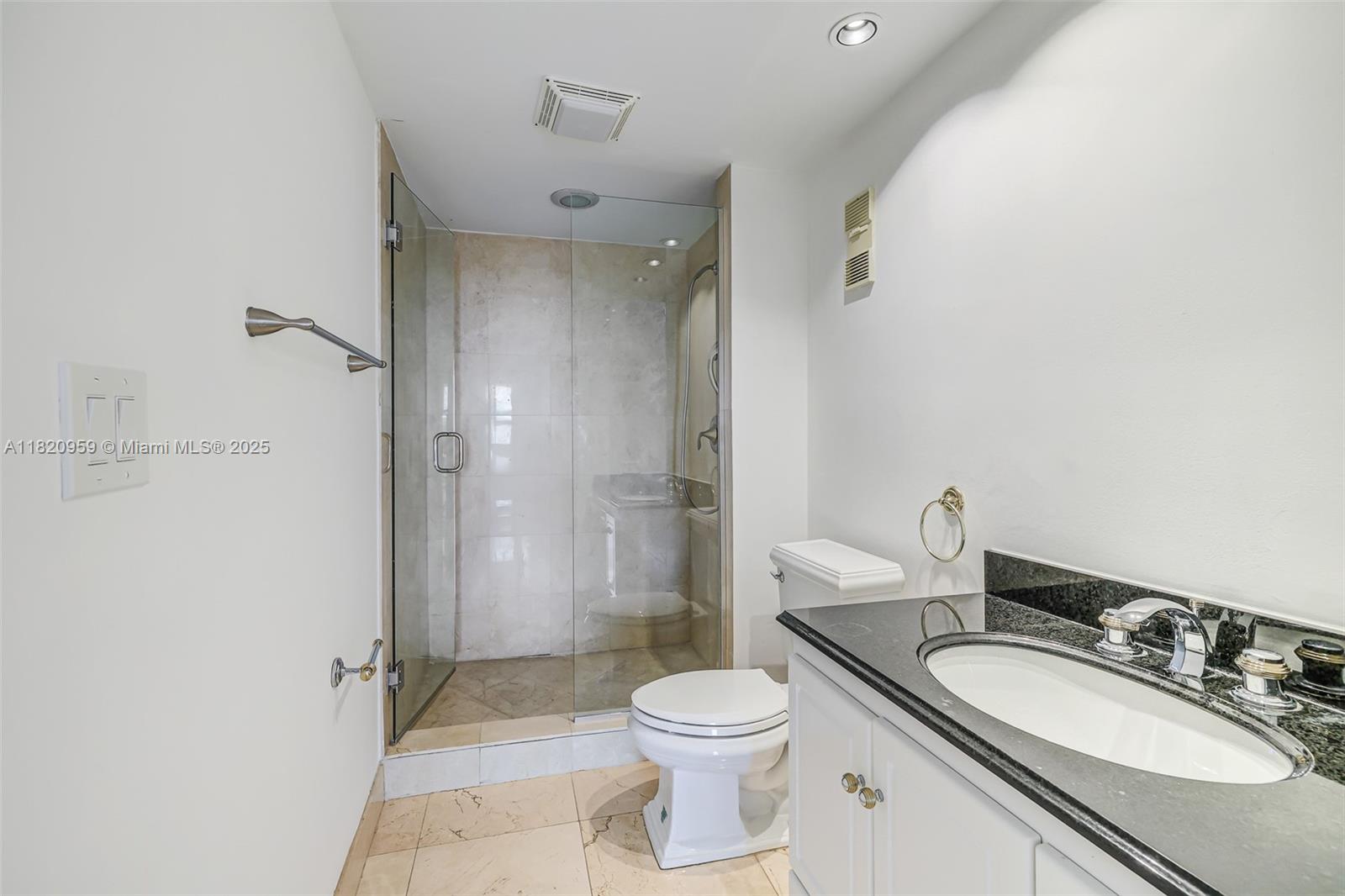 20281 E Country Club Dr # 1412