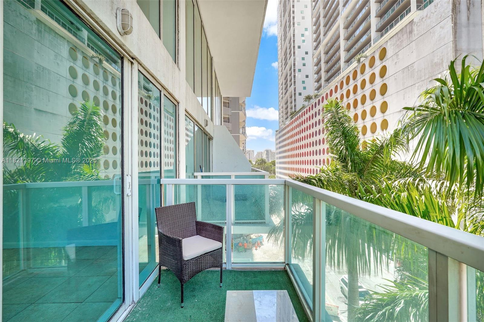 41 SE 5th St # 406