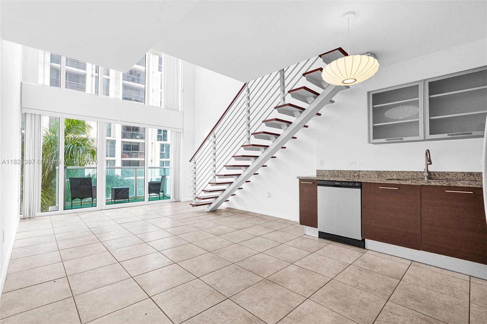41 SE 5th St # 406