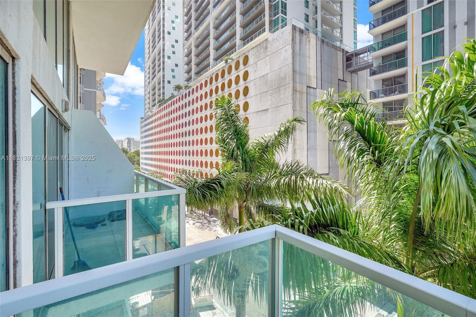 41 SE 5th St # 406