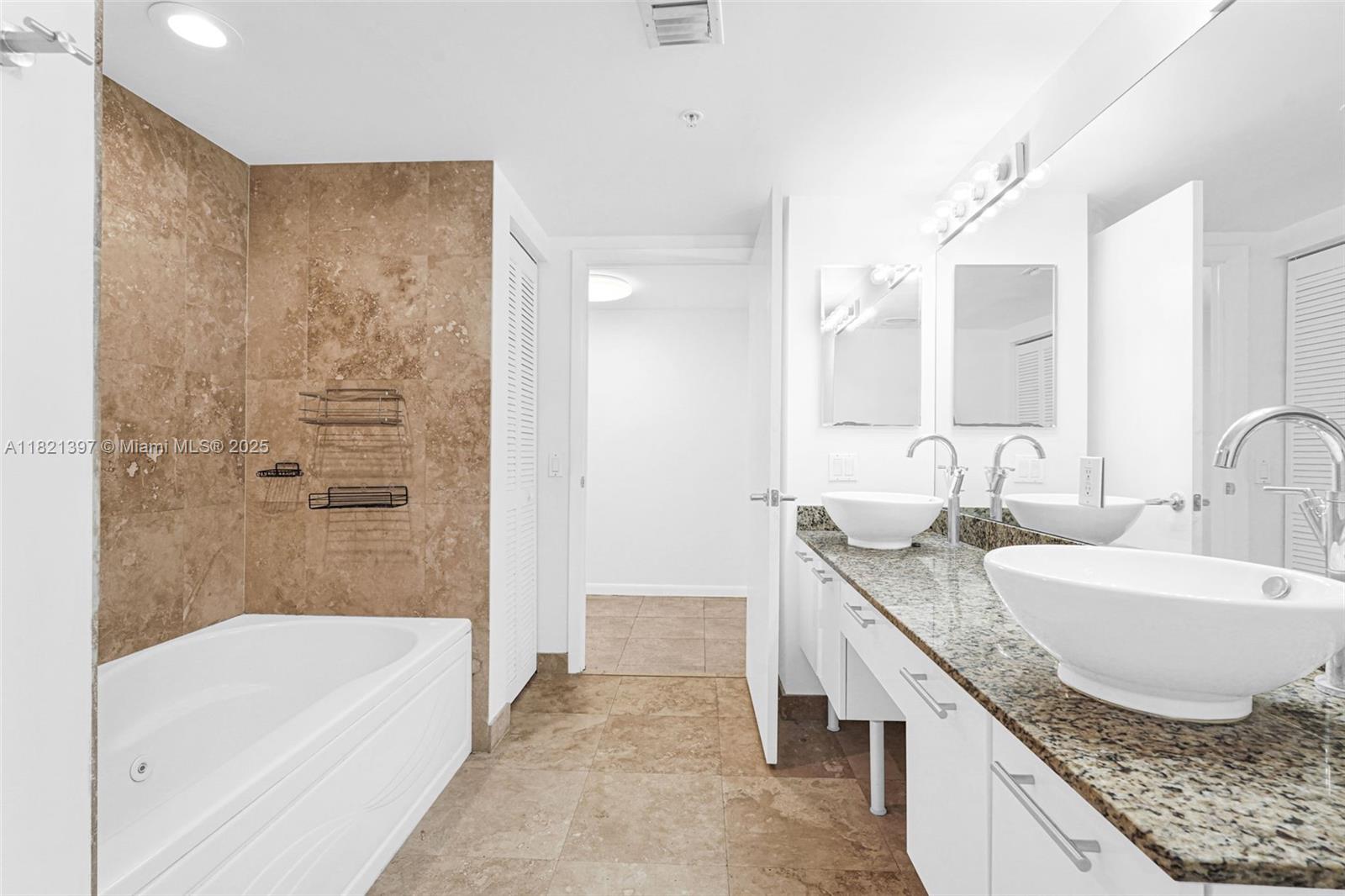 41 SE 5th St # 406