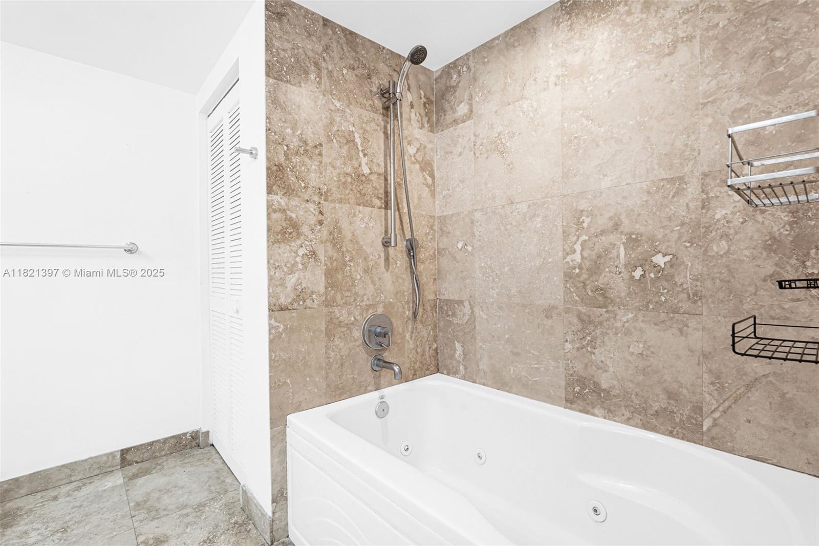 41 SE 5th St # 406