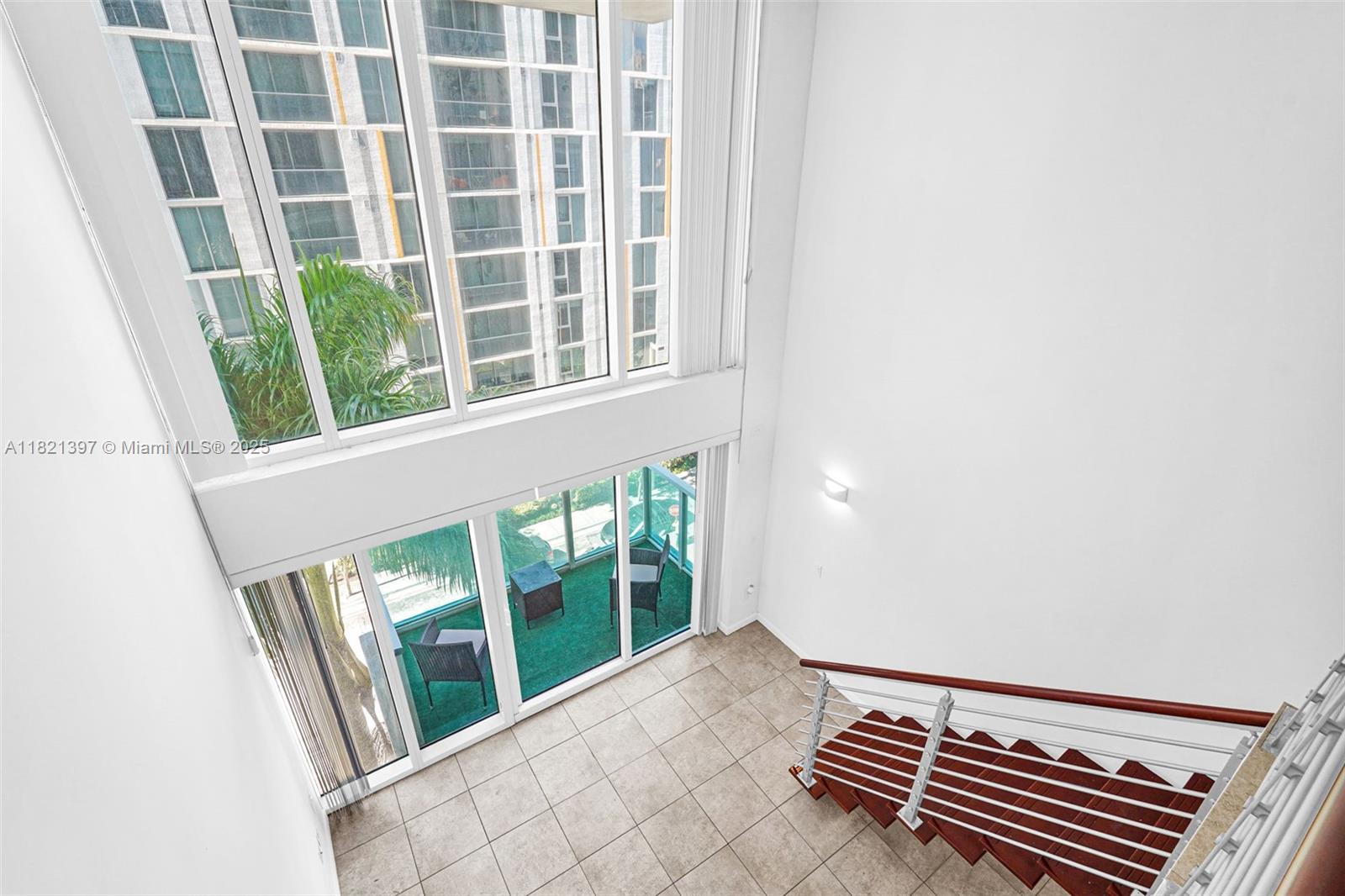 41 SE 5th St # 406
